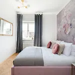 Gallery 7 - 6 Apartment