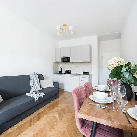 Apartament Gallery 7 - 6 *