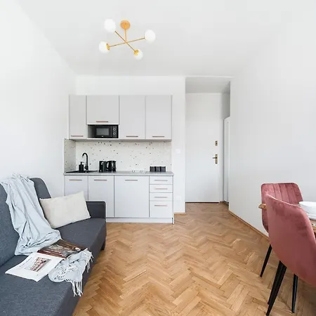 Gallery 7 - 6 Apartment