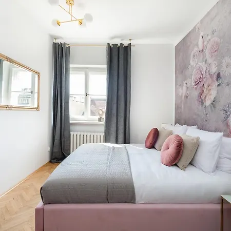 Gallery 7 - 6 Апартаменты